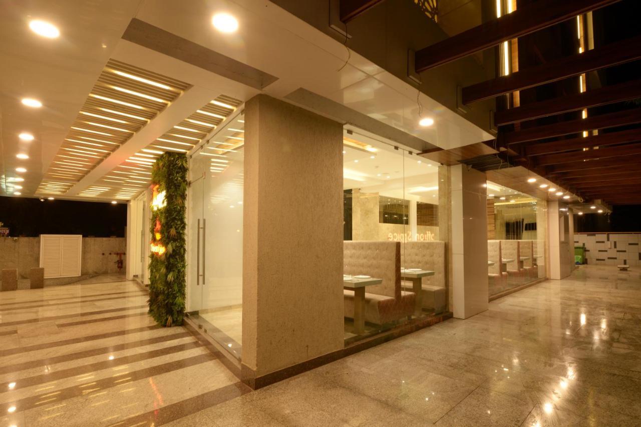 Hotel Auris & Banquets, Mumbai International Airport Εξωτερικό φωτογραφία